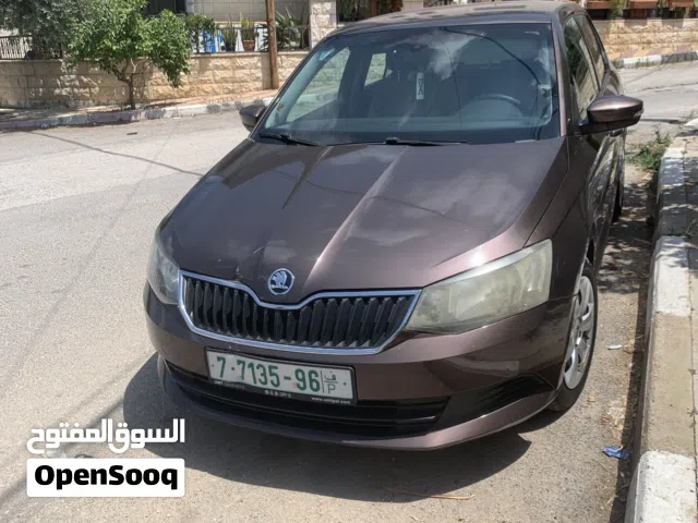 2017 سكودا فابيا Manual