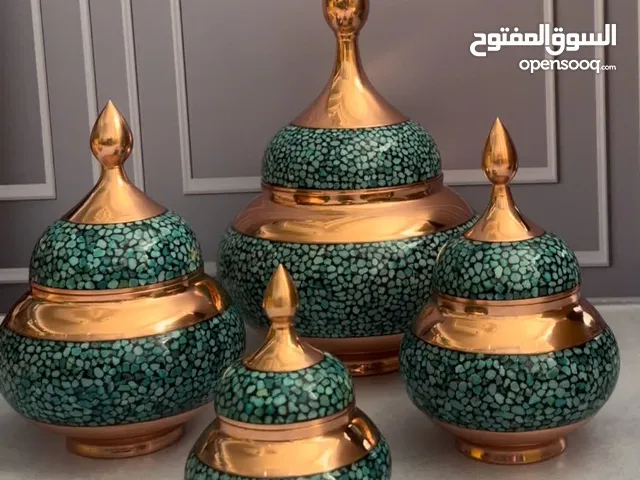 وعاء فواكه و كرزات و مرش ماء الورد المزخرفه