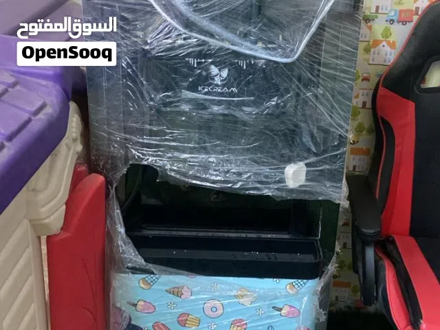 للبيع: ماكينة آيسكريم شبه جديدة للبيع ماكينة آيسكريم بحالة ممتازة، لم تُستخدم تقريباً.