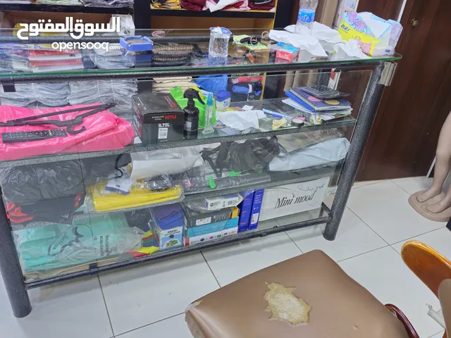 كاونتر زجاح مستعمل للبيع