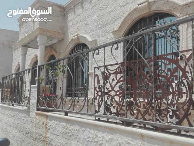 165 m2 3 Bedrooms Townhouse for Sale in Amman Marka