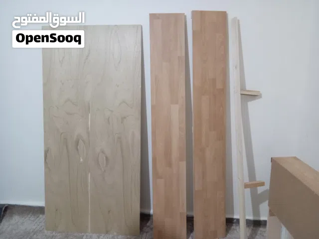 تخت واحد مفرد خشب بحالة الوكالة مع فرشة بسعر حرق 40  دينار للبيع المستعجل