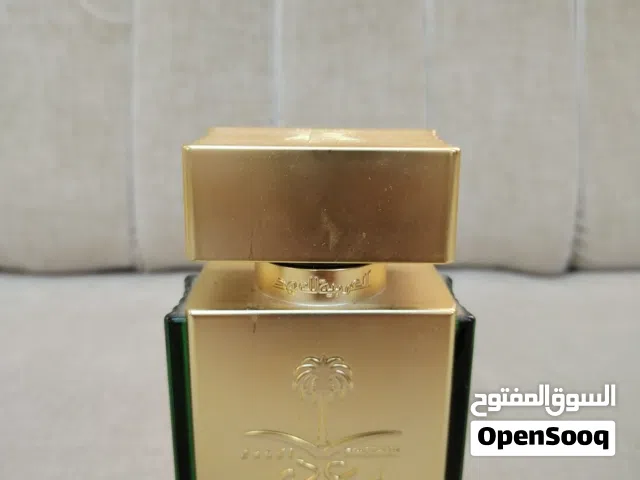 عطور عالمية فخمة. مميزة