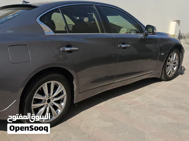 رنجات Q50 وكاله نظاف معا تواير شبه جدد للبيع