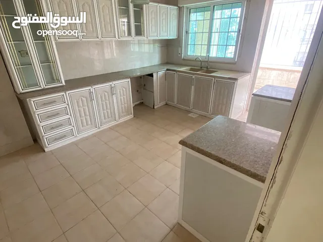 شقة ط1 في ضاحية الأمير راشد  مساحة 150م بسعر 80 ألف