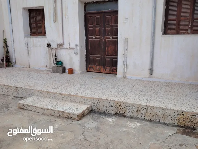 130 m2 3 Bedrooms Townhouse for Sale in Tripoli Al-Hashan