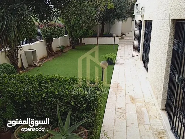 شقة أرضية 400م مع حديقة واسعة للإيجار في أرقى مناطق عبدون / ref 2080