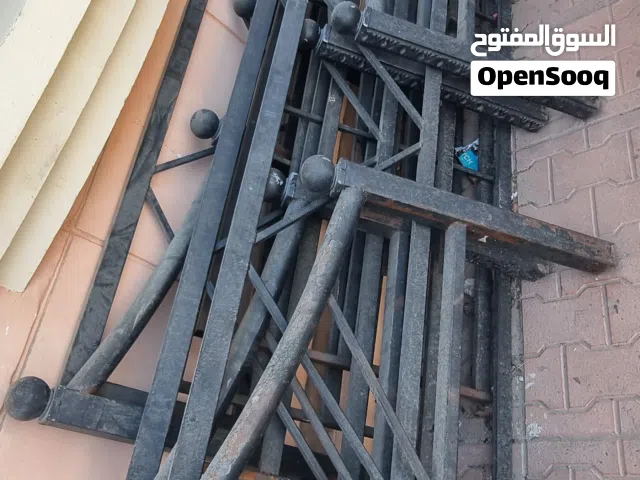 كراسي حديد ملكية