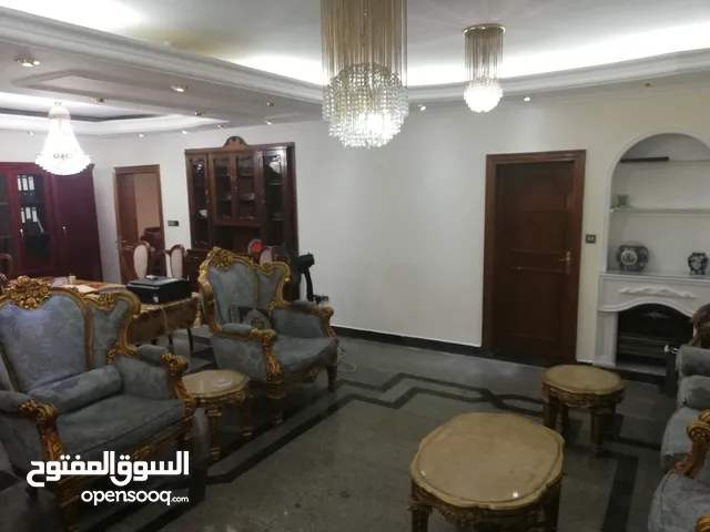 700 m2 More than 6 bedrooms Townhouse for Sale in Baghdad Harthiya