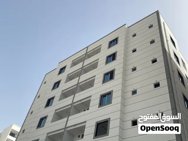 شقق تمليك للبيع في الرفاع مدخلين للشقة جميع المساحات متوفره