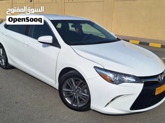 2017 تويوتا كامري SE