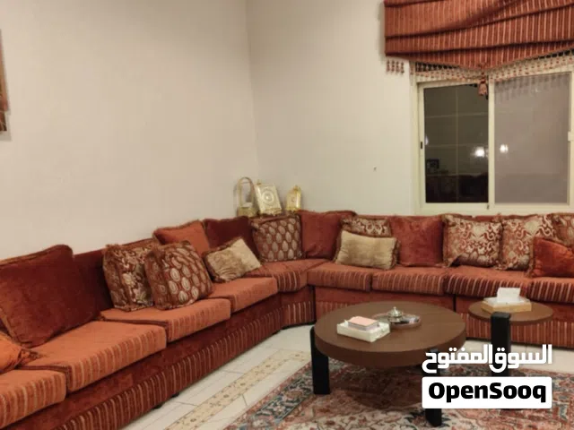 للبيع كنب يكفي 15 شخص