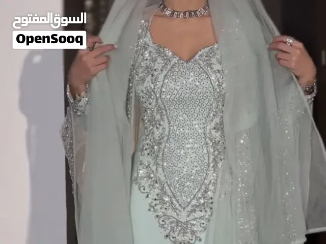 مخور اماراتي بأنامل مصممة مشهورة كويتية.