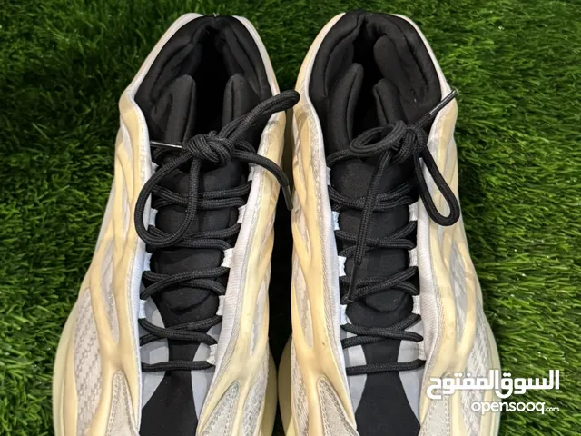 Adidas yeezy used like new high copy