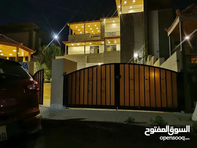 250 m2 More than 6 bedrooms Villa for Rent in Amman Al Kamaliya