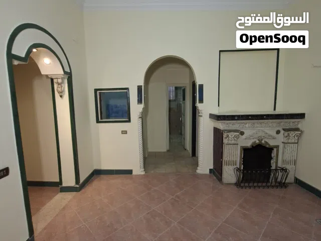 شقة للايجار تجاري امام محطه مترو الدمرداش