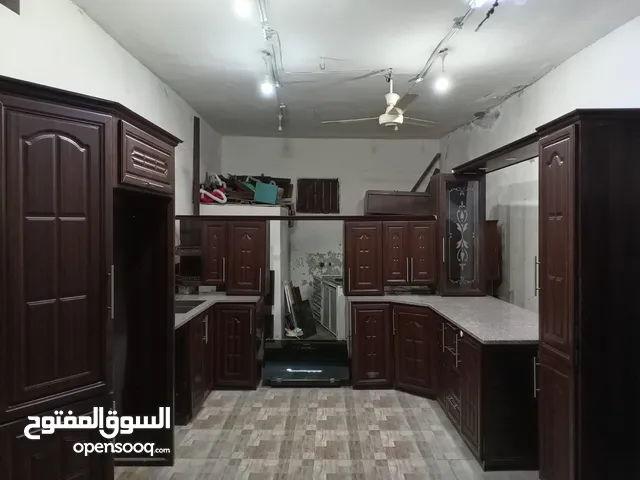 مطبخ المنيوم مع جرانيت مع مجله مع بطاريه مع شفاط