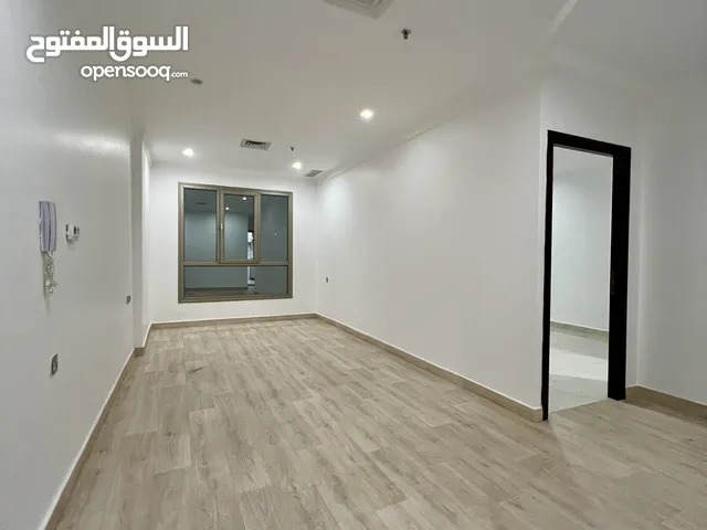 Lovely Spacious 2 BR in Salmiya