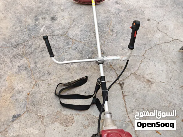 مكينة جز الحشائش