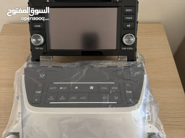 شاشة تويوتا لند كروزر 2017