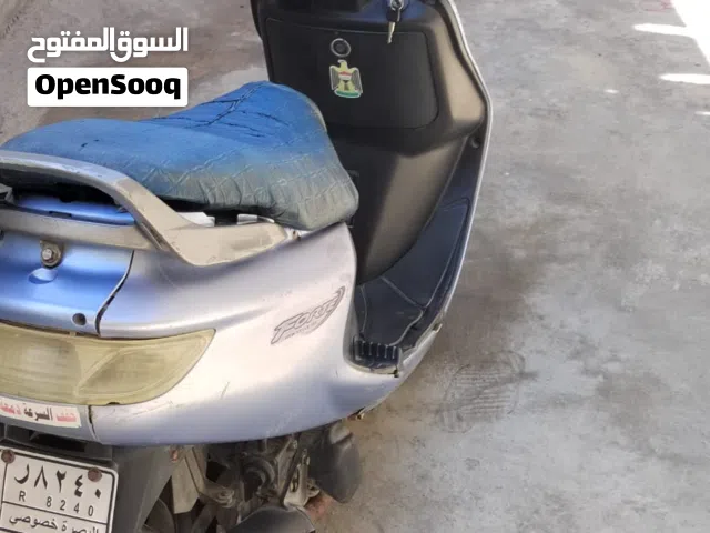 سلام عليكم فراشه للبيع الدراجه ابد د برغي مامفتوح بيها تجي تفحص اذا بيها شي عوفها وروح المكينه صوت