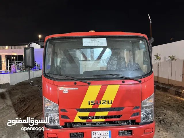 Flatbed Isuzu 2023 in Jeddah