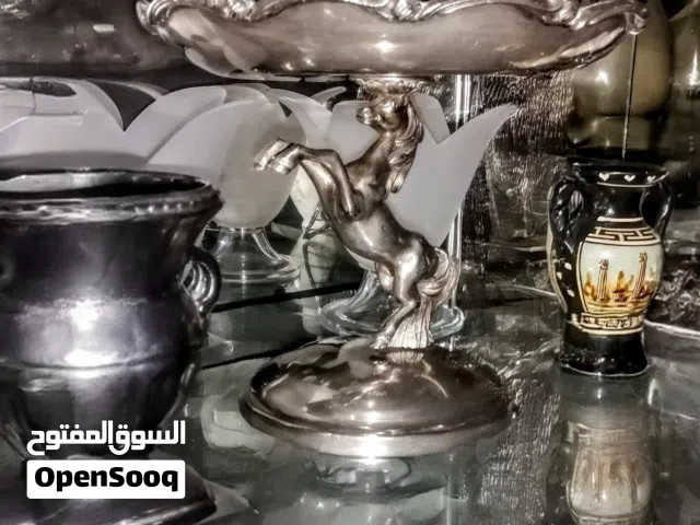 كرستال انجليزي اصلي خزف صيني يدوي لوحات نحاس مصري مورانو إيطالي اصلي ونحاسيات وأشياء تانيه كتيييير
