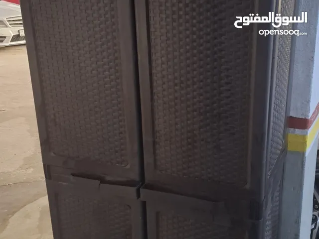 خزانة بلاستيك و 4 رفوف بلاستيك مقوى للبيع