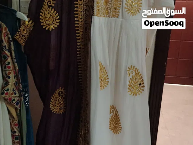 جلابيات بحريني راقيه الام و بناتها