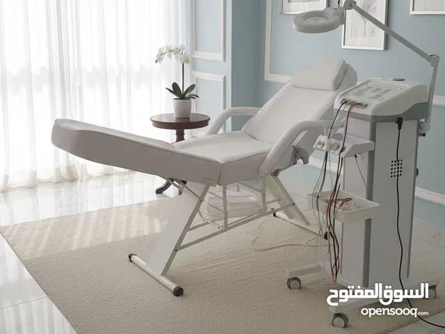 جهاز للبشره وتخت البشره بحاله ممتازه تقنية LED + تنظيف + شد + تجديد + زيادة الرطوبة