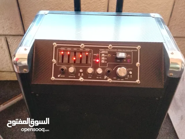 سماعات بحالة جيدة جدا