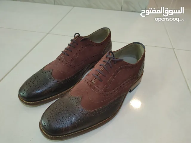 كندرة كلاركس-Clarks جلد طبيعي  مميزة جدا