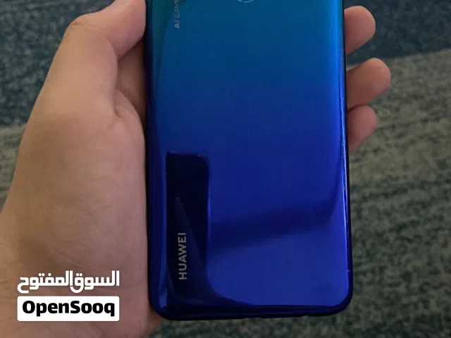 Huwawei p smart 2019 good condition doesn’t lag or anything only has a very small scratch