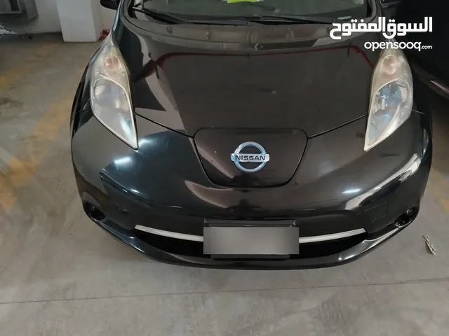 نيسان ليف 2014