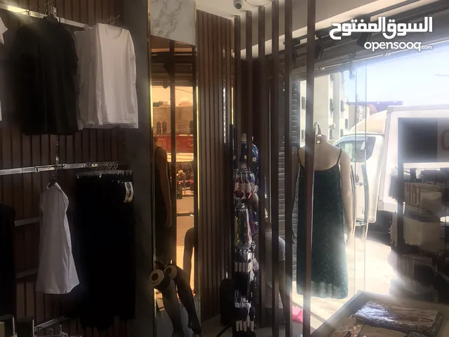 محل للبيع و الموقع مميز طبربور على مثلث تايم مول