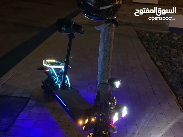 سكوتر كهربائي الوحش من شركه روهان وينجرز سرعته 75 كيلو متر ويمشي لمسافه 55 كيلو متر ف الشحنه الواحده