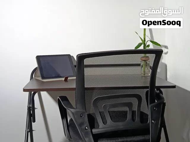 للبيع طاولة مكتب -استعمال نظيف جداً