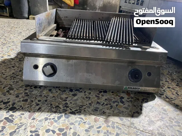 گرل شوي برگر ستيل ايطالي على الحجر الركاني الكرل نضيف وجديد شغال