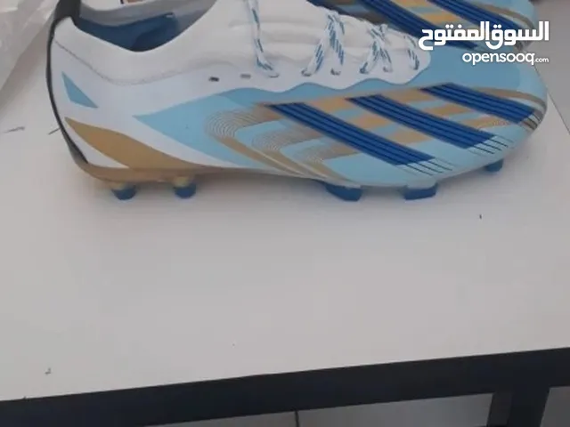 41.5 Sport Shoes in Al Dakhiliya