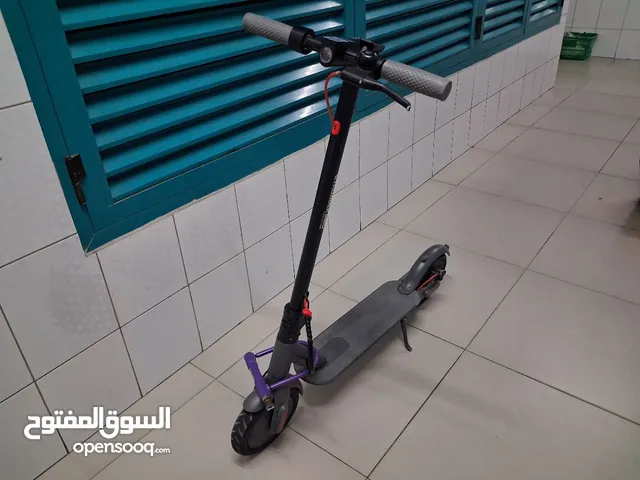سكوتر كهربائي سليم جدا مستخدم شهر واحد