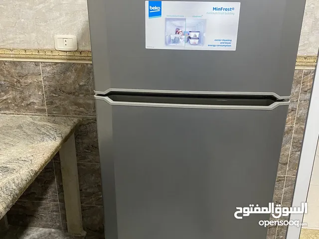ثلاجة بيكو سلفر 360 لتر شبه جديدة استعمال اقل من شهر