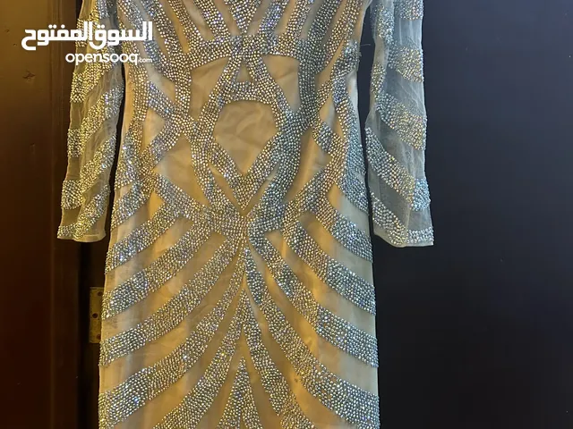 فستان سهرة مكلفني والله العظيم 1000 ريال