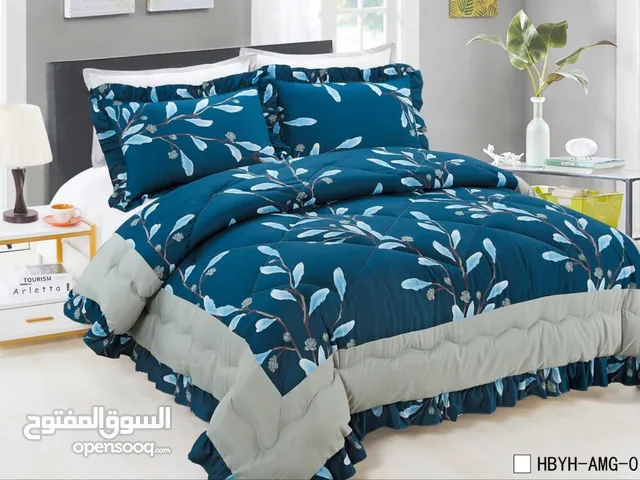 Kingsize bed 
Brands comforter:240*260cm
Bedsheet:200*200*30cm
2 pillow cover 50*75+5cm
2