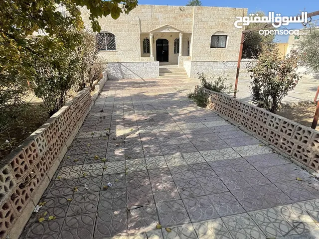 200 m2 More than 6 bedrooms Townhouse for Sale in Amman Alkhashafia