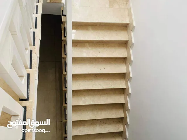 300 m2 More than 6 bedrooms Villa for Rent in Tripoli Al-Sidra