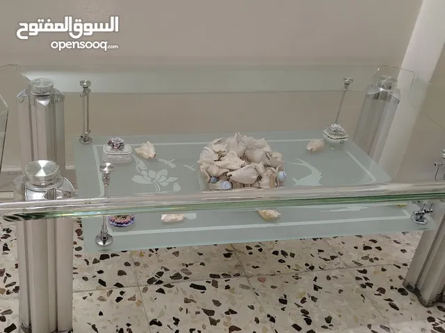 اثاث منزل للبيع خشب اصلي بسعر مناسب لمعرفة سعر الاثاث يرجى ارسال صورة عن القطعة واستفسار عن السعر .