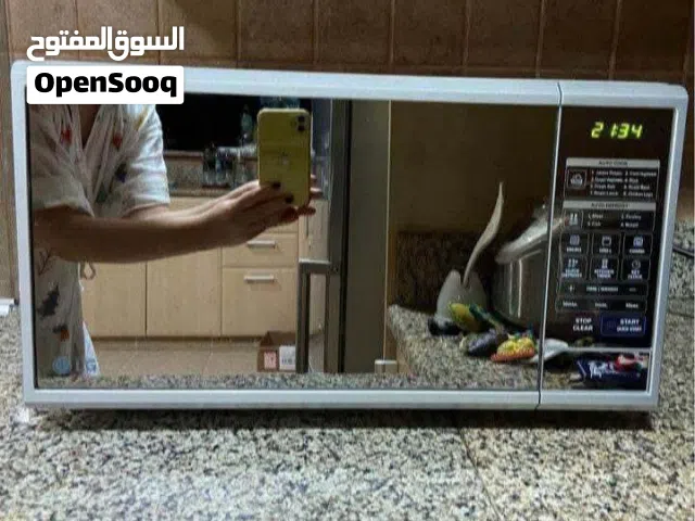 microwave oven