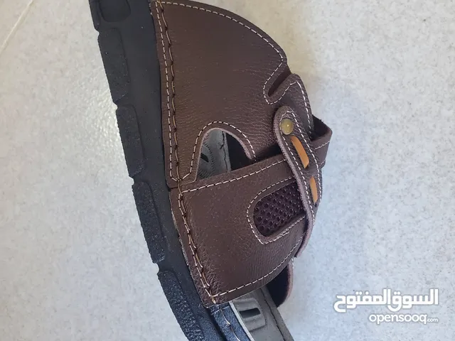 45 Slippers & Flip flops in Algeria
