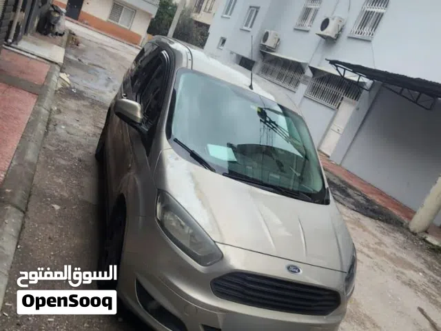 2017 فورد تورنيو