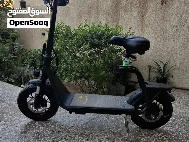 سكوتر شحن للبيع شركة نيازي بطارية ليثيوم ثلاث سرع قوي جدا
